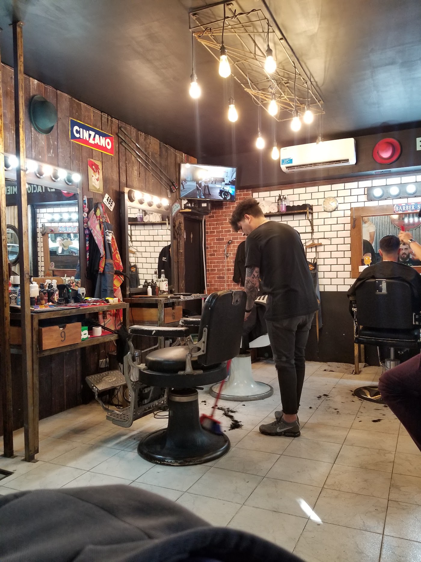 BARON Barbería-Peluquería
