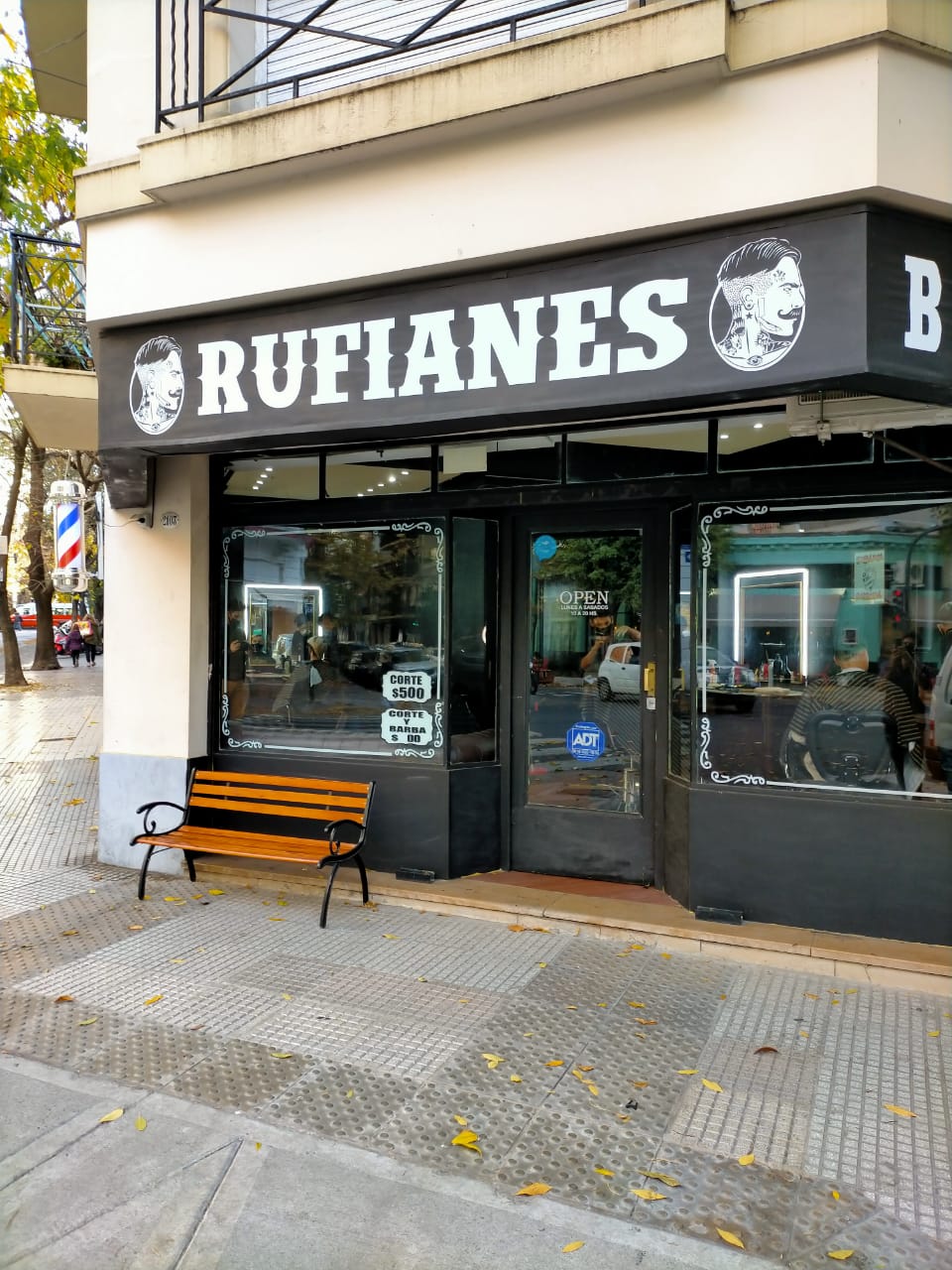 Rufianes Barberia Av.Congreso 2365