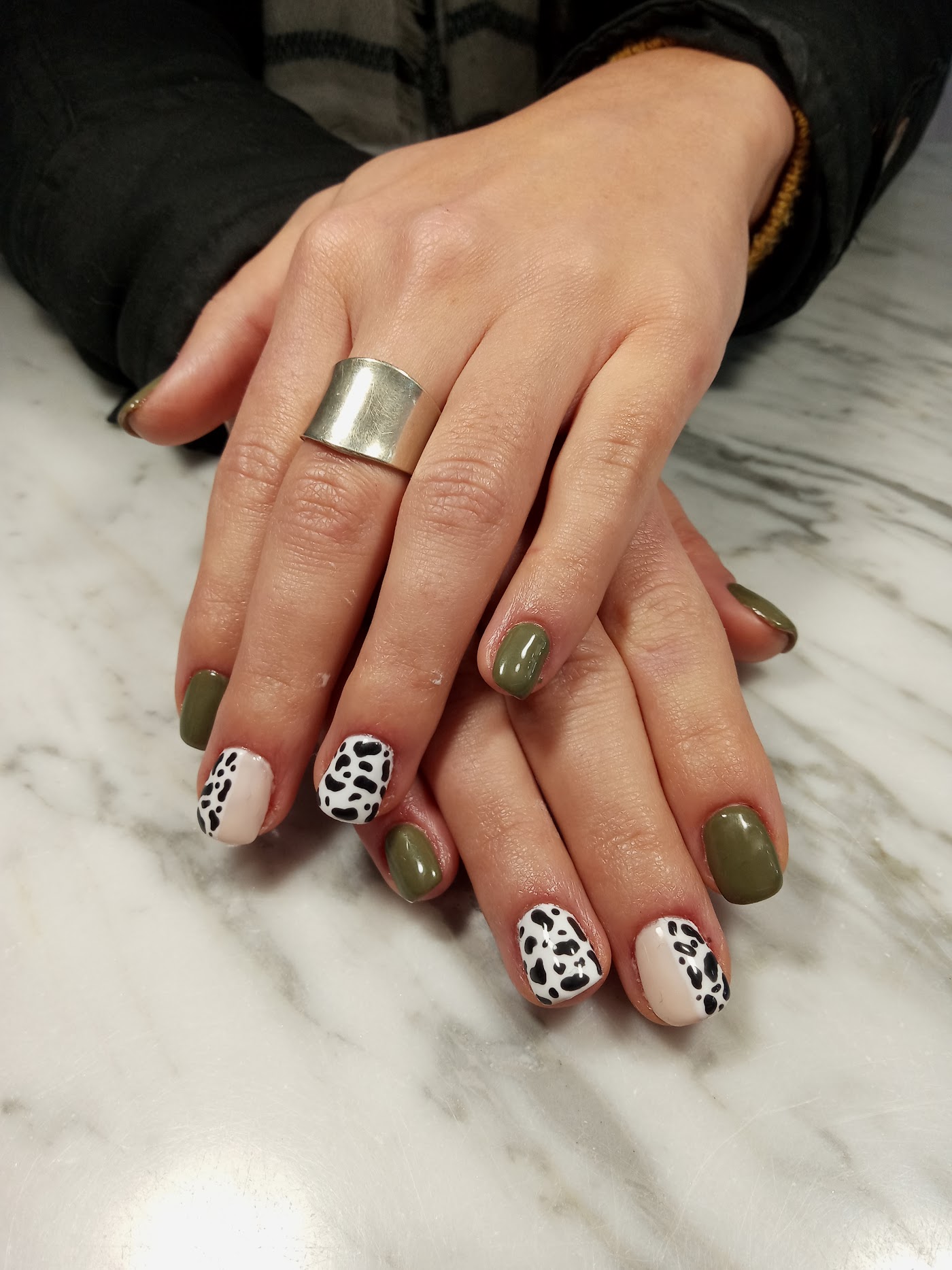 The Nails Lounge, ba